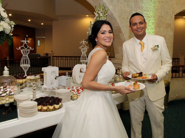 El matrimonio de Edgardo y Glenda en Cartagena, Bolívar 38