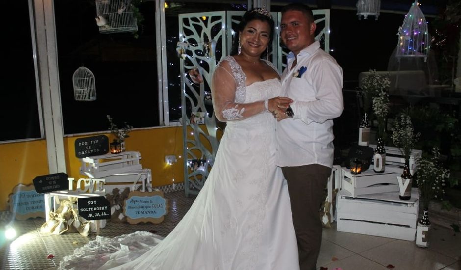 El matrimonio de Julián David  y Alexandra  en Buenaventura, Valle del Cauca