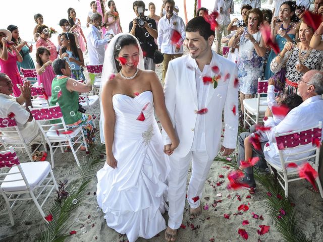 El matrimonio de Christian y Juliana en Santa Marta, Magdalena 18