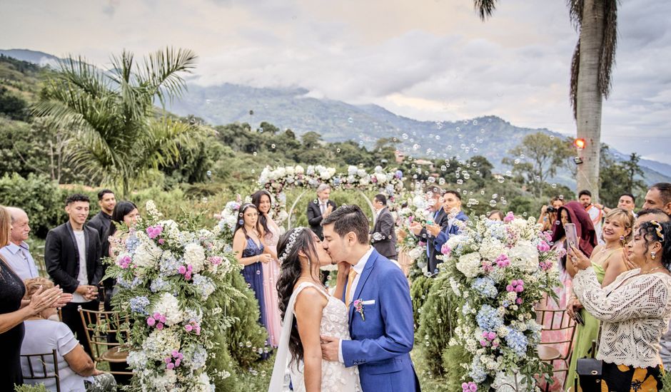 El matrimonio de Maria Fernanda Taborda y Nicolas Roa en Copacabana, Antioquia