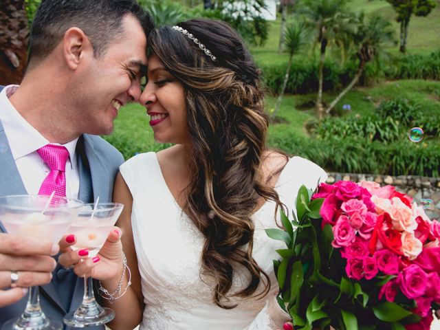 El matrimonio de Raul y Cristina en Medellín, Antioquia 24