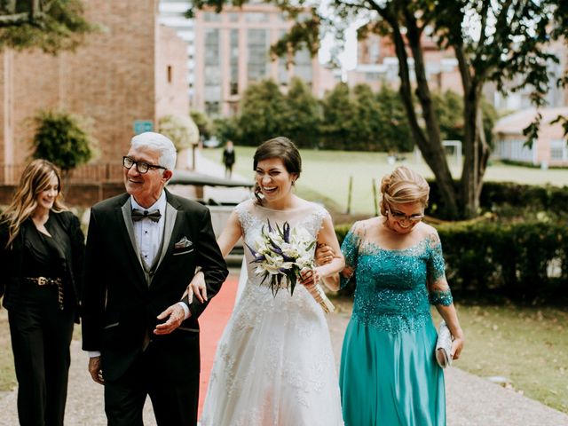 El matrimonio de Daniel y Johana en Bogotá, Bogotá DC 19