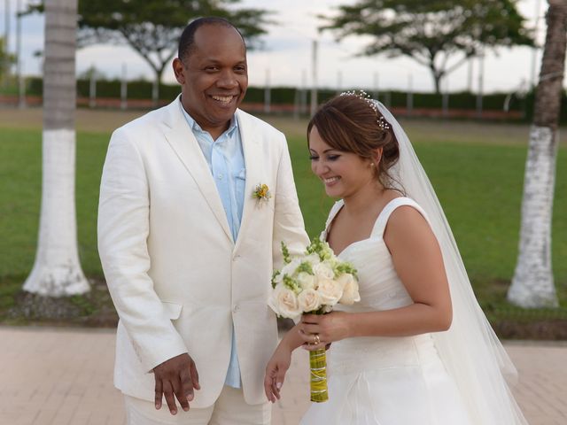 El matrimonio de Jesus Hinestroza y Clara Ortiz en Pereira, Risaralda 21