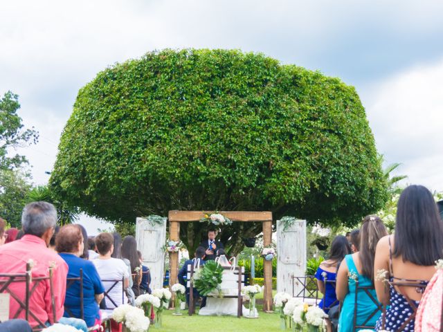 El matrimonio de Julián y Natalia en La Tebaida, Quindío 9