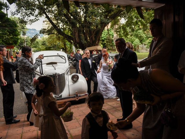 El matrimonio de Rafael y Laura en Medellín, Antioquia 21