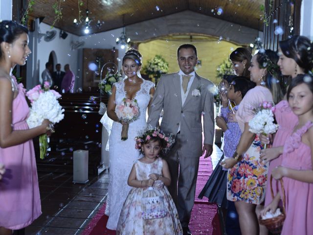 El matrimonio de Carlos y Lety  en Medellín, Antioquia 16
