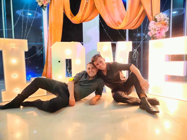 El matrimonio de Leonardo Andrés  y Anthony Daniel en Bogotá, Bogotá DC 17