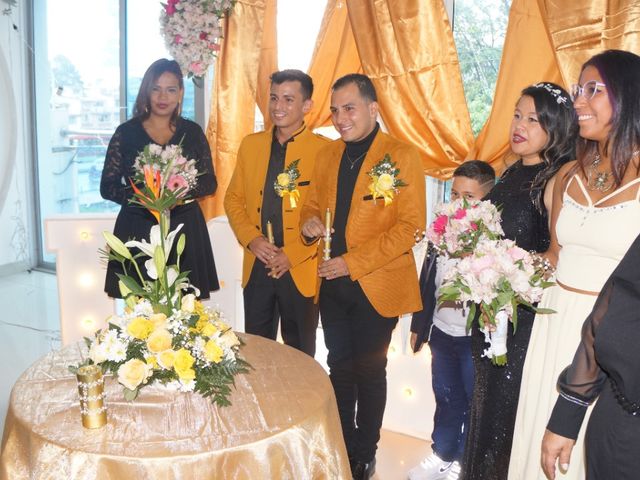 El matrimonio de Leonardo Andrés  y Anthony Daniel en Bogotá, Bogotá DC 20