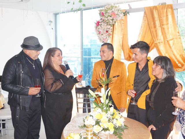 El matrimonio de Leonardo Andrés  y Anthony Daniel en Bogotá, Bogotá DC 21
