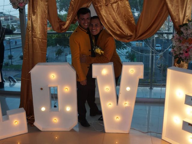 El matrimonio de Leonardo Andrés  y Anthony Daniel en Bogotá, Bogotá DC 26