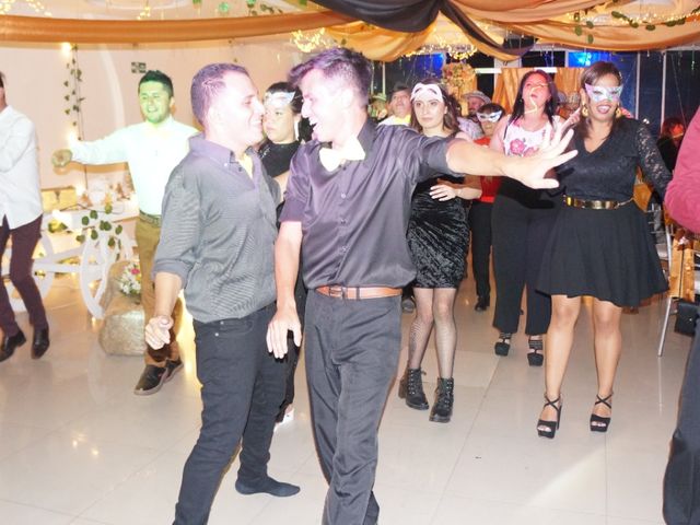 El matrimonio de Leonardo Andrés  y Anthony Daniel en Bogotá, Bogotá DC 31