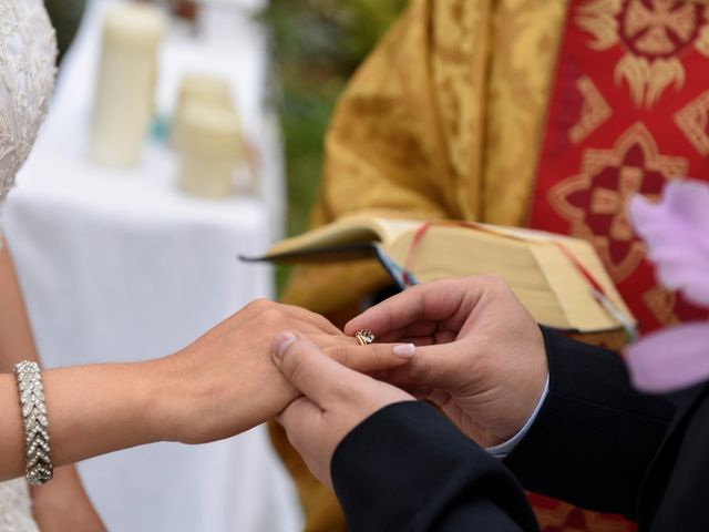 El matrimonio de Santiago y Maria Cristina en Medellín, Antioquia 36