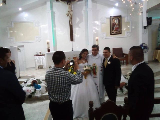 El matrimonio de Luis Alberto  y Aura Rocío en Floridablanca, Santander 16