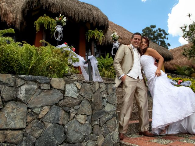 El matrimonio de Adrian y Alejandra en Medellín, Antioquia 16
