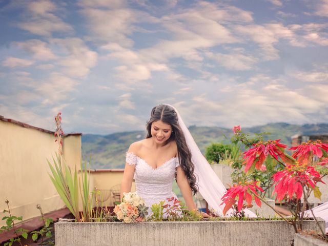 El matrimonio de Sebastián y Natalia en Yarumal, Antioquia 11