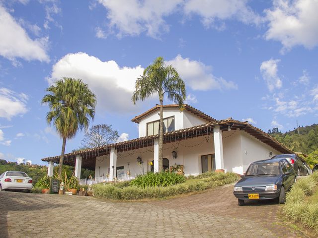 El matrimonio de Alex y Sandra en Sabaneta, Antioquia 14