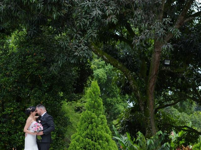 El matrimonio de Luis y Jenifer  en Cali, Valle del Cauca 6