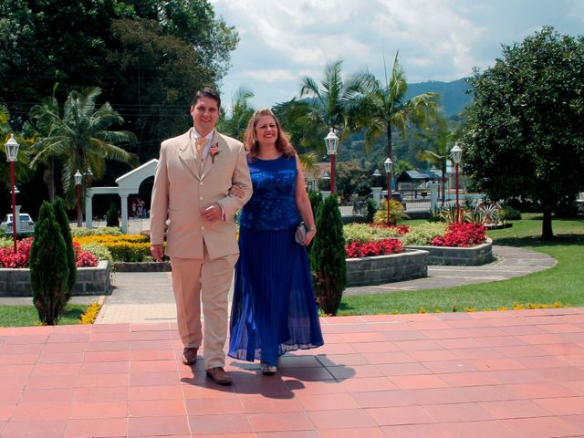 El matrimonio de Carlos y Valentina en Rionegro, Antioquia 10