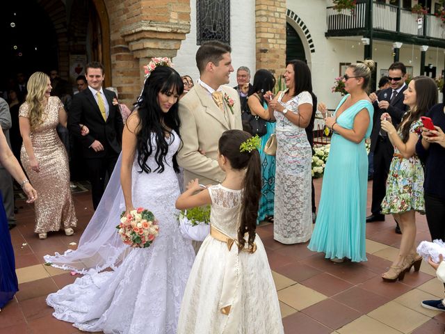 El matrimonio de Carlos y Valentina en Rionegro, Antioquia 20