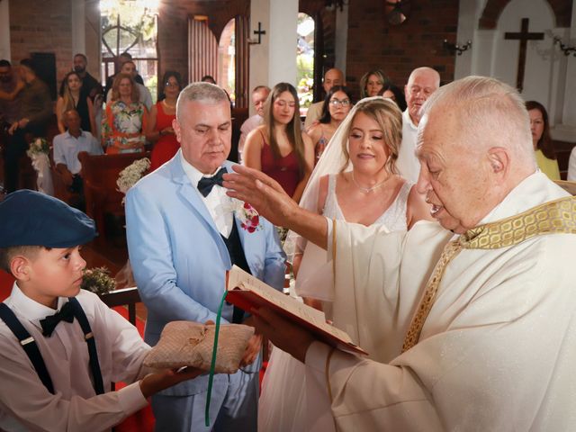 El matrimonio de Yenny y Wilmar en Medellín, Antioquia 7