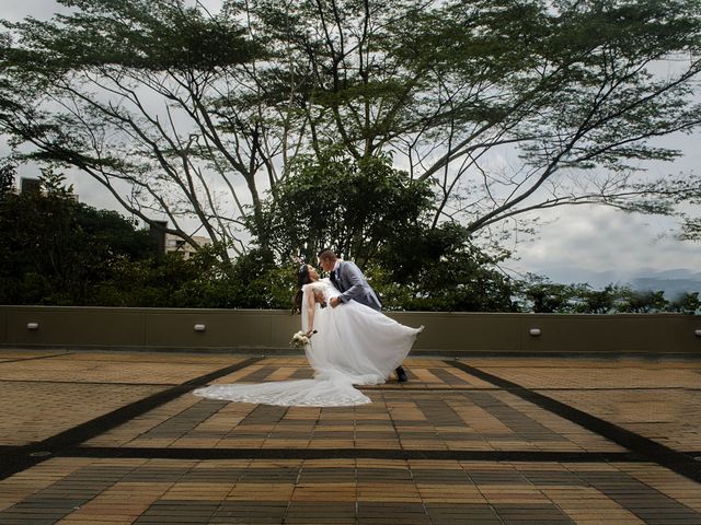 El matrimonio de Jhon y Laura en Medellín, Antioquia 28