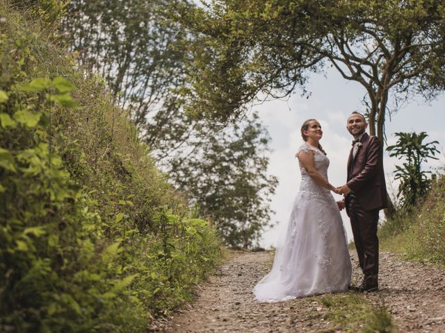 El matrimonio de Cristian y Andrea en Villamaría, Caldas 9