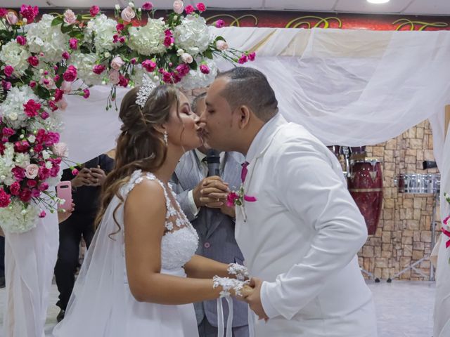 El matrimonio de Yelinson Puello  y Esther Dejanón  en Cartagena, Bolívar 2