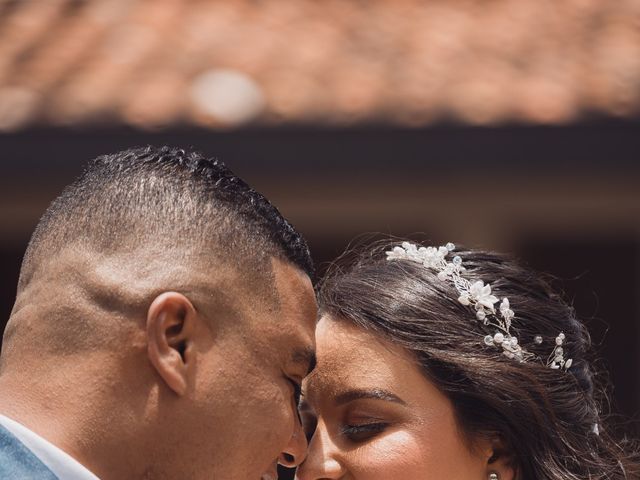El matrimonio de Larry Escobar  y Yurani Molina en Medellín, Antioquia 6
