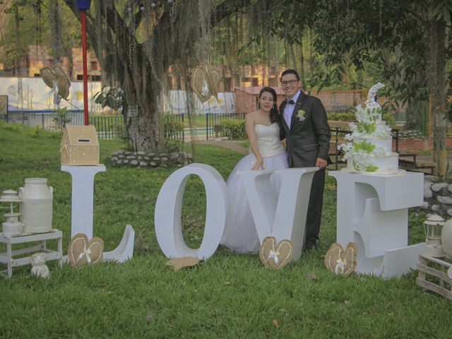 El matrimonio de Angie y Omar en Pinchote, Santander 6