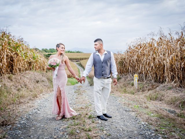 El matrimonio de Carlos y Adriana en Filandia, Quindío 14