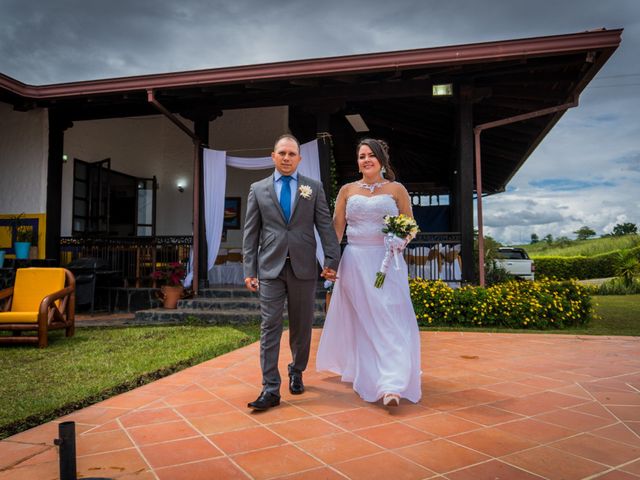 El matrimonio de Gustavo y Geraldine en Montenegro, Quindío 13