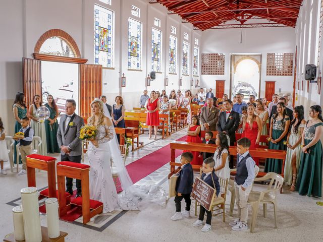 El matrimonio de Slendy y Fabio en San Gil, Santander 18