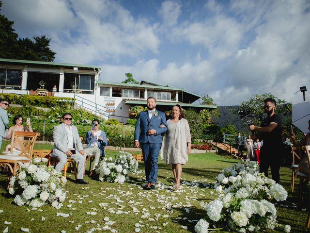 El matrimonio de Sthefany y Andrés en Envigado, Antioquia 11