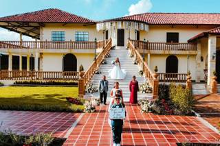 Moreen Bridal 3