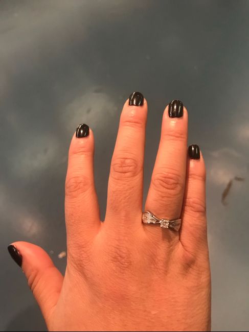 ¿Tenías las uñas arregladas cuando te entregaron el anillo? 💍 5