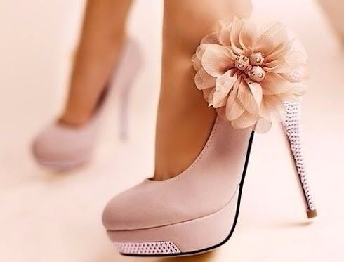 Octubre es rosa: zapatos para novias! 1