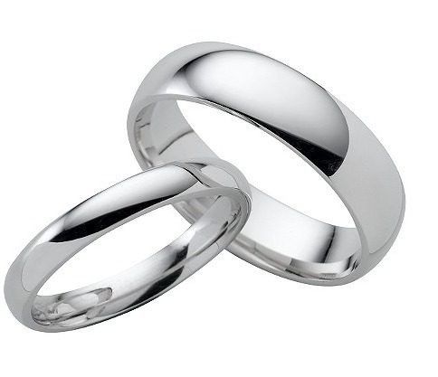 Las argollas ideales según tu anillo de compromiso son: 4