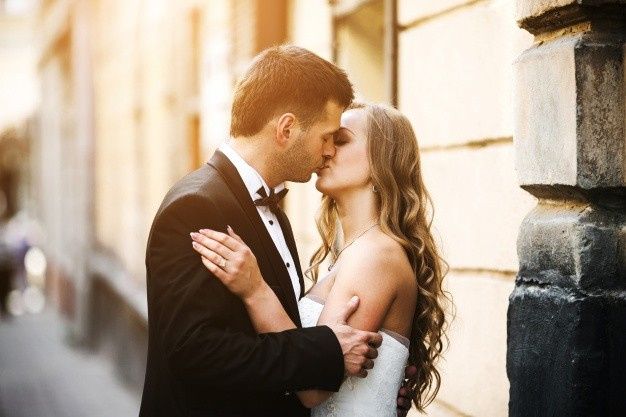 ¡El beso de recién casados! ¿Cuál se darán ustedes? 6