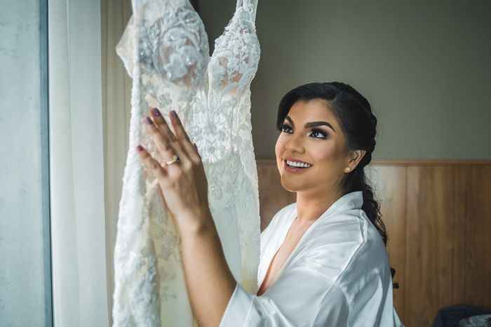 ¿Ya te mediste vestidos de novia? - 1