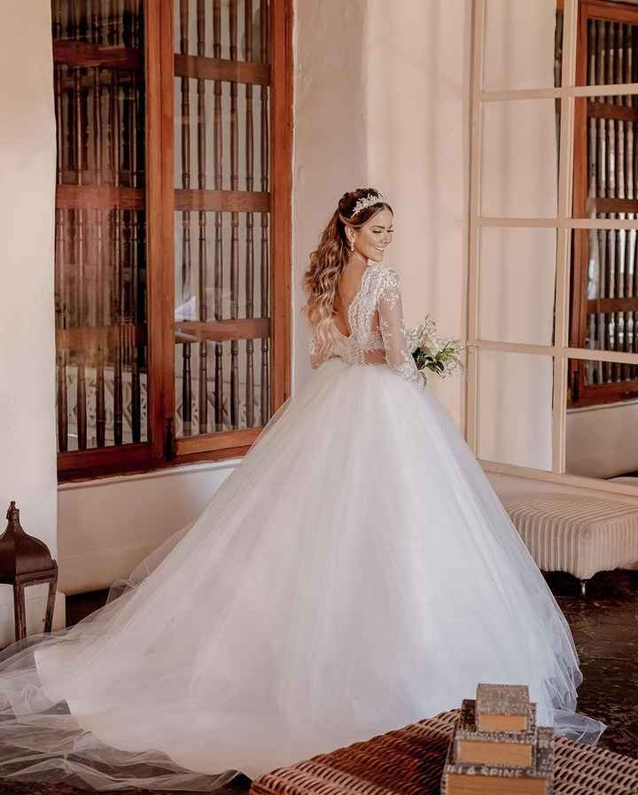 Detallémonos el vestido de novia de Laura de León 💕 - 8