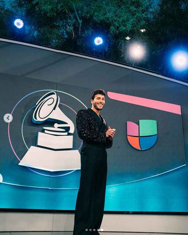Los trajes y vestidos que nos dejó los Grammys Latinos 2022 - 1