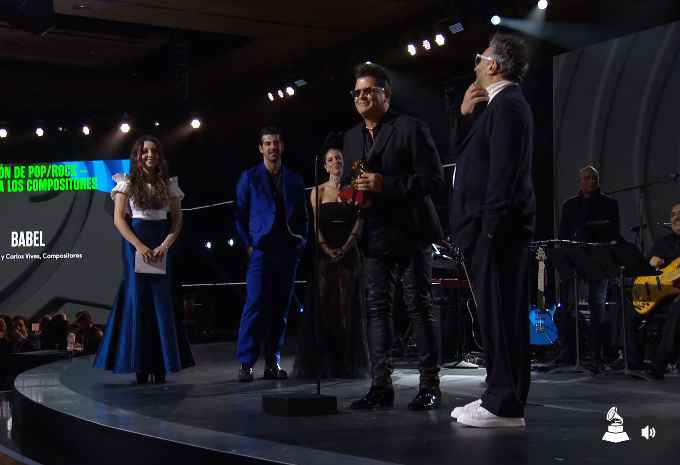 Los trajes y vestidos que nos dejó los Grammys Latinos 2022 - 3