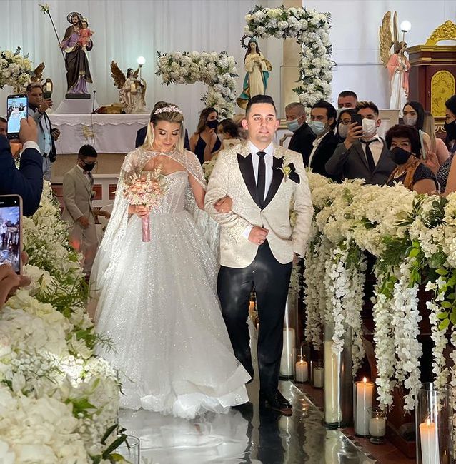 ¡Se casó Victor Ocampo, el Rey de las Extensiones! ✨ 4