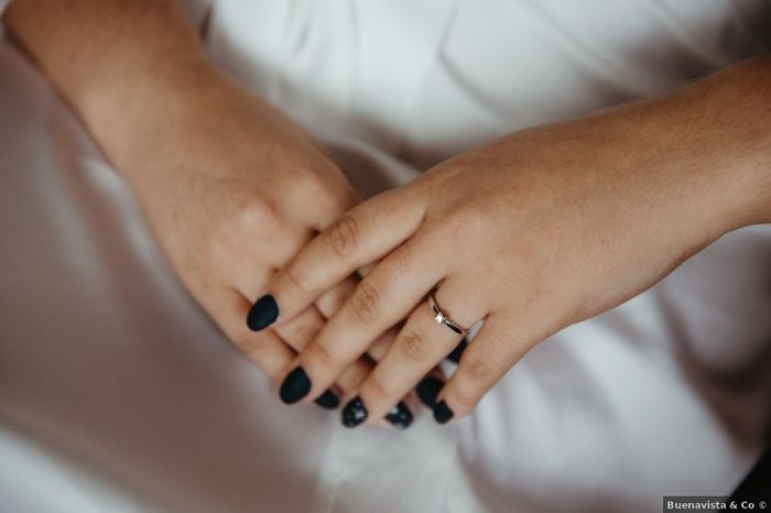 ¿Te atreverías a hacerte un manicure de novia NEGRO? 🖤 1