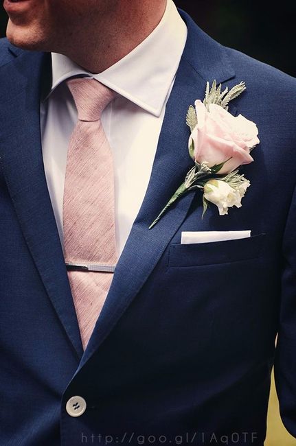Corbatín o corbata para el novio