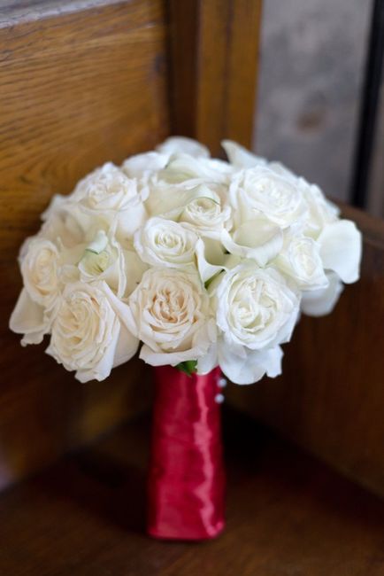 2 total white bouquets. Vote one! 2