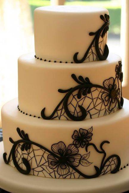 9 torta de bodas con encaje negro 5