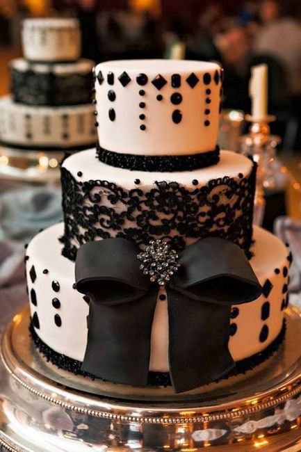 9 torta de bodas con encaje negro 8