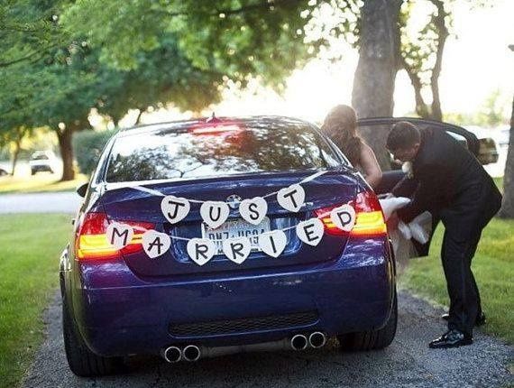 10 decoraciones para el carro de los recién casados