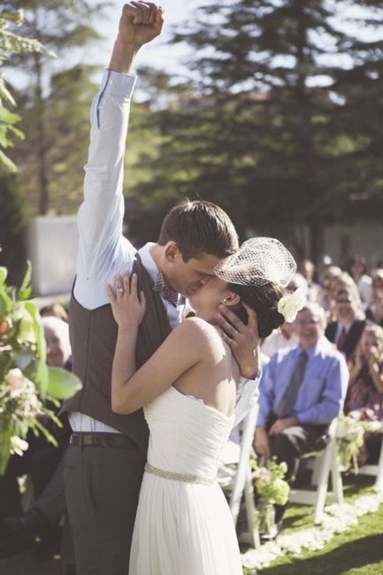 El beso de los novios